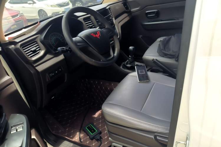 Used Wuling Hongguang V 2022 1.5L Enjoy Edition Electric-Powered LAR Left Front Seat