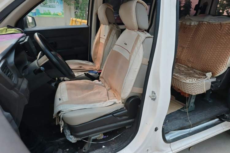 Used Wuling Hongguang V 2022 1.5L Jingqu Version Hydraulic Power Steering LAR Left Front Seat