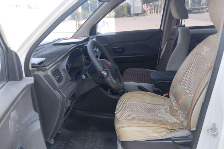 Used Wuling Hongguang V 2022 1.5L Enjoy Edition Electric-Powered LAR Left Front Seat