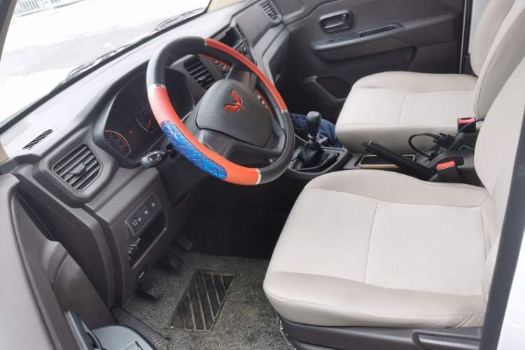 Used Wuling Hongguang V 2022 1.5L Jingqu Edition Electric-Assist LAR Left Front Seat