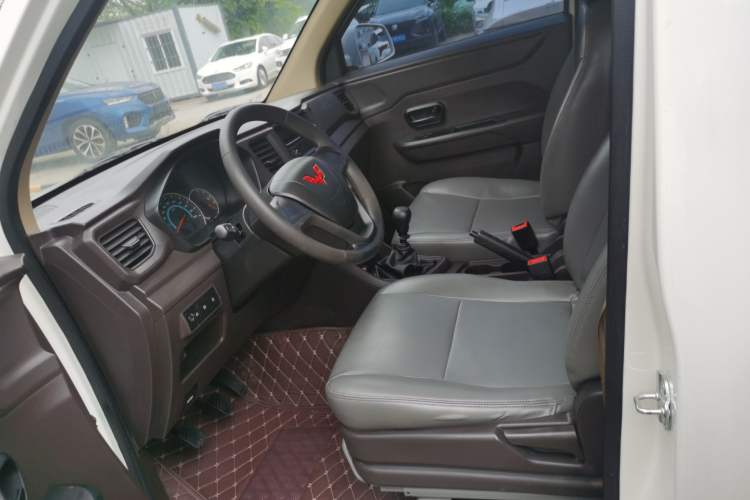 Used Wuling Hongguang V 2022 1.5L Enjoy Edition Electric-Powered LAR Left Front Seat