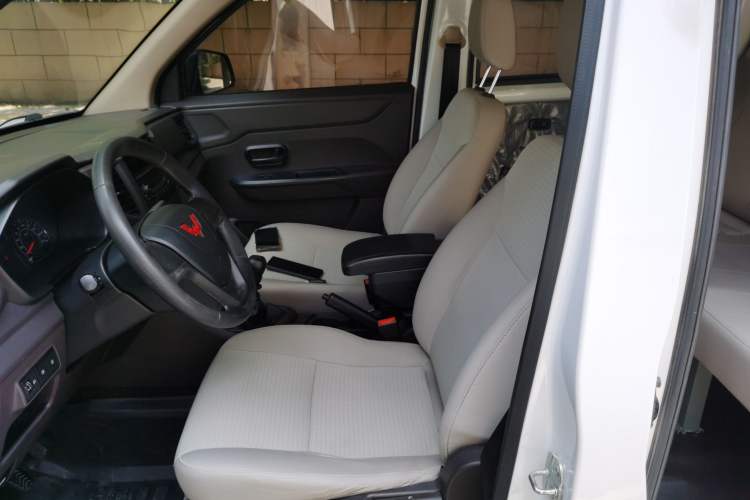 Used Wuling Hongguang V 2022 1.5L Jingqu Version Hydraulic Power Steering LAR Left Front Seat