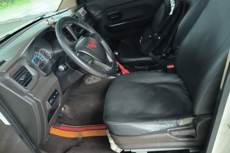 Used Wuling Hongguang V 2022 1.5L Enjoy Edition Electric-Powered LAR Left Front Seat