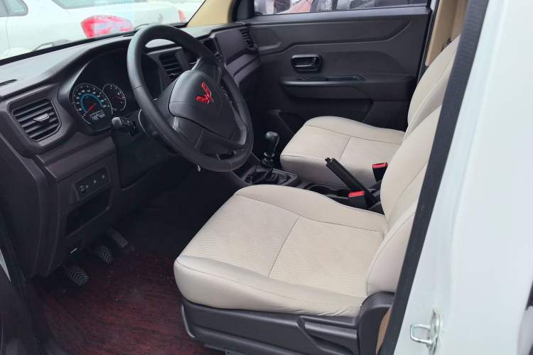 Used Wuling Hongguang V 2022 1.5L Enjoy Edition Hydraulic Power Steering LAR Left Front Seat