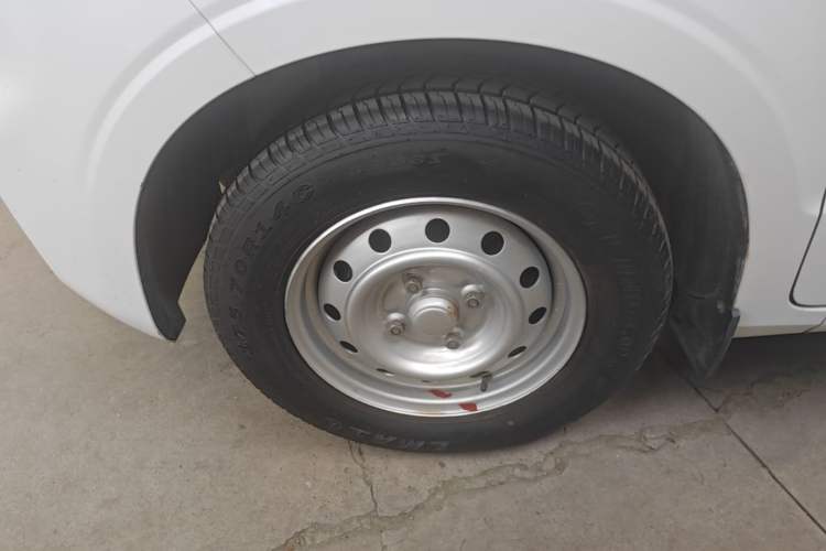 Used Wuling Hongguang V 2022 1.5L Jingqu Version Hydraulic Power Steering LAR Left Front Wheel Hub