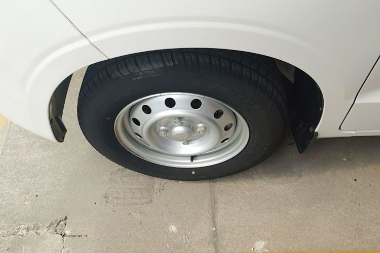 Used Wuling Hongguang V 2022 1.5L Jingqu Version Hydraulic Power Steering LAR Left Front Wheel Hub