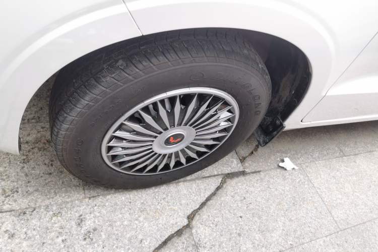 Used Wuling Hongguang V 2022 1.5L Jingqu Edition Electric-Assist LAR Left Front Wheel Hub