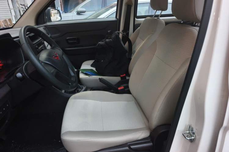 Used Wuling Hongguang V 2022 1.5L Jingqu Edition Electric-Assist LAR Left Rear Seat