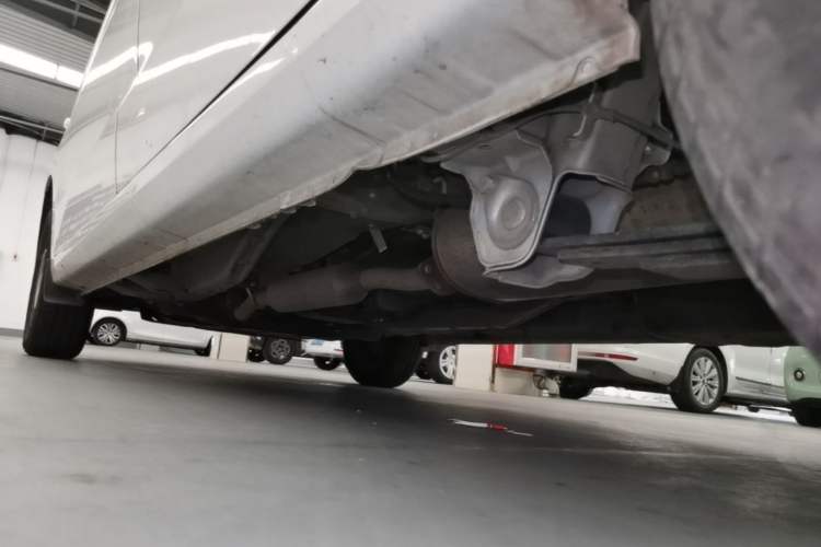 Used Wuling Hongguang V 2022 1.5L Jingqu Edition Electric-Assist LAR Left Side Sill