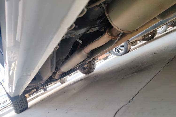 Used Wuling Hongguang V 2022 1.5L Jingqu Edition Electric-Assist LAR Left Side Sill