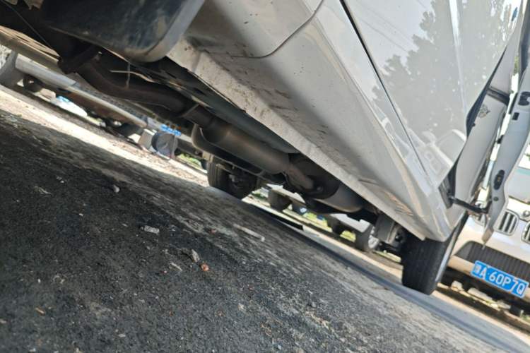 Used Wuling Hongguang V 2022 1.5L Jingqu Edition Electric-Assist LAR Left Side Sill