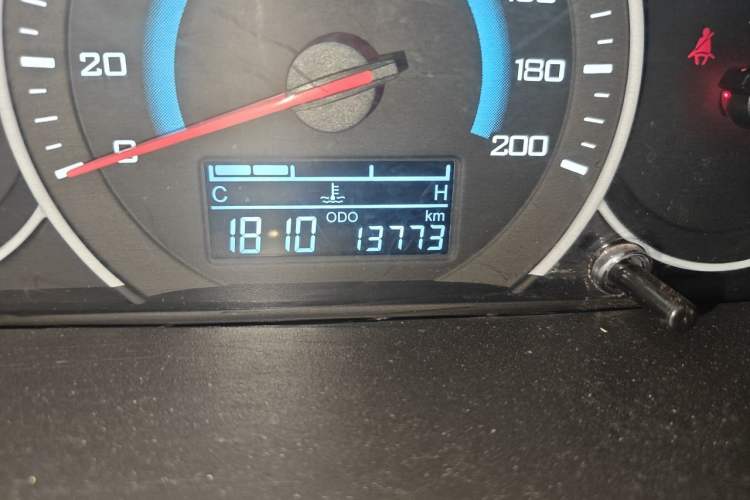 Used Wuling Hongguang V 2022 1.5L Enjoy Edition Electric-Powered LAR Odometer Close Up