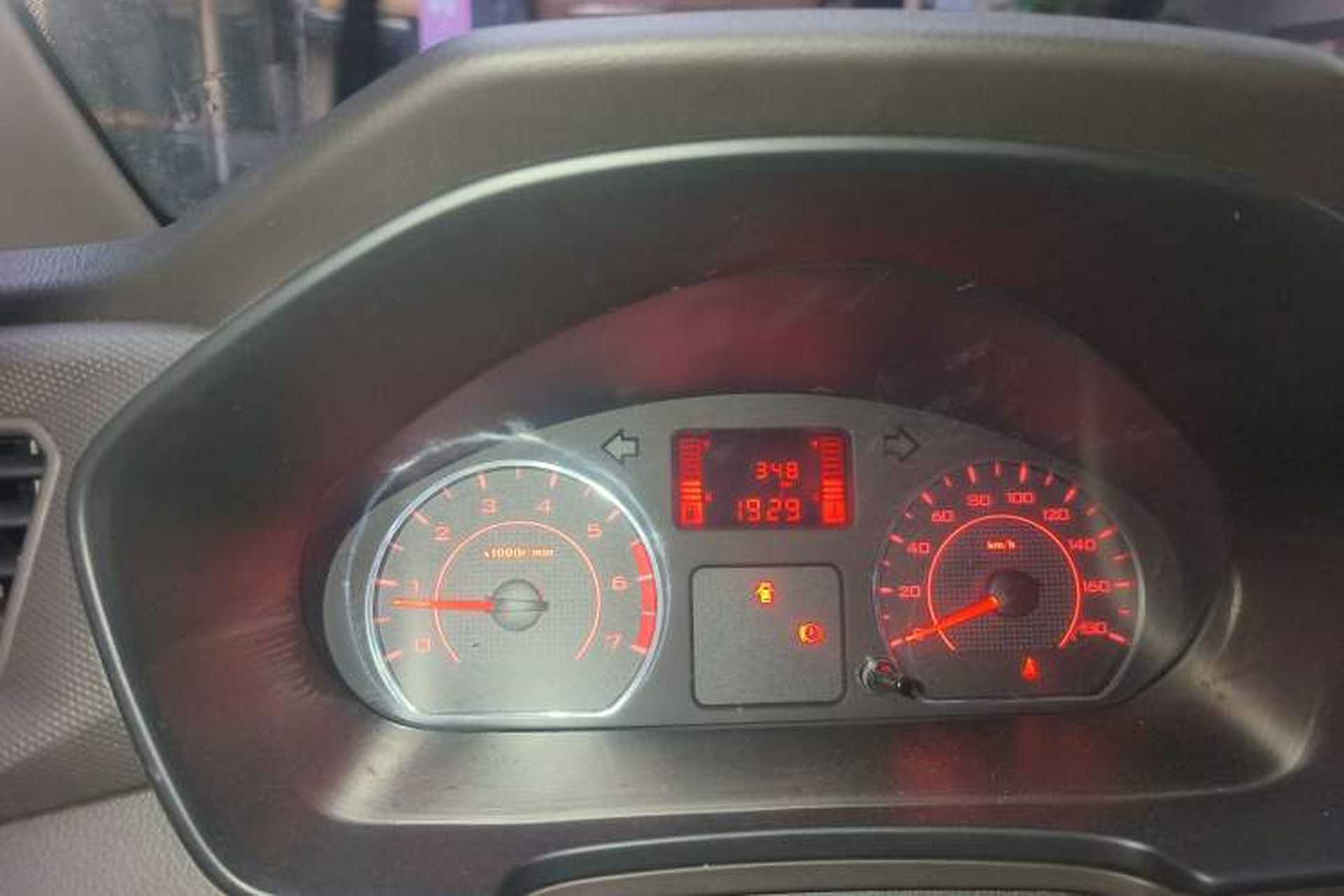 Used Wuling Hongguang V 2022 1.5L Jingqu Edition Electric-Assist LAR Odometer Close Up