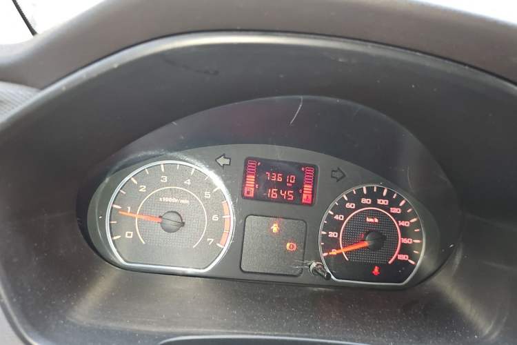 Used Wuling Hongguang V 2022 1.5L Jingqu Version Hydraulic Power Steering LAR Odometer Close Up