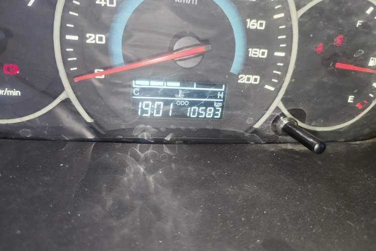 Used Wuling Hongguang V 2022 1.5L Enjoy Edition Hydraulic Power Steering LAR Odometer Close Up
