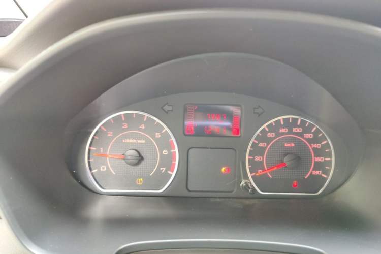 Used Wuling Hongguang V 2022 1.5L Jingqu Version Hydraulic Power Steering LAR Odometer Close Up