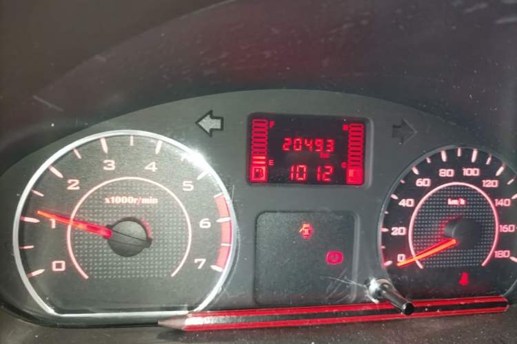 Used Wuling Hongguang V 2022 1.5L Jingqu Edition Electric-Assist LAR Odometer Close Up