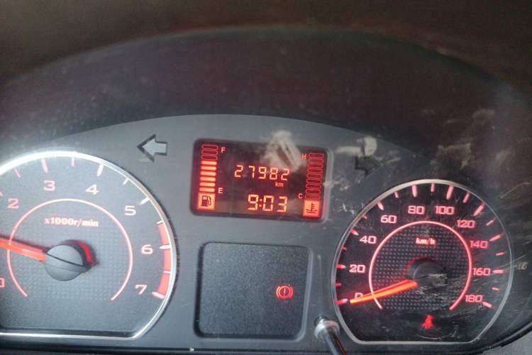 Used Wuling Hongguang V 2022 1.5L Jingqu Version Hydraulic Power Steering LAR Odometer Close Up
