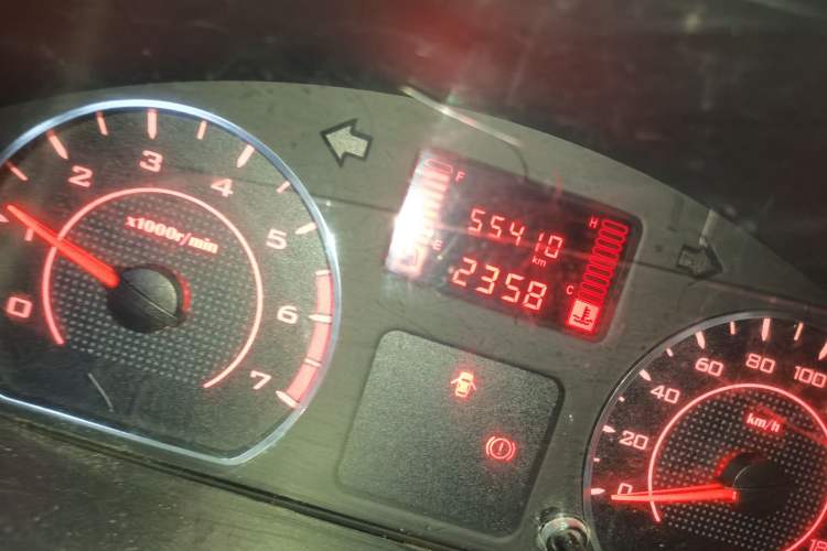 Used Wuling Hongguang V 2022 1.5L Jingqu Version Hydraulic Power Steering LAR Odometer Close Up