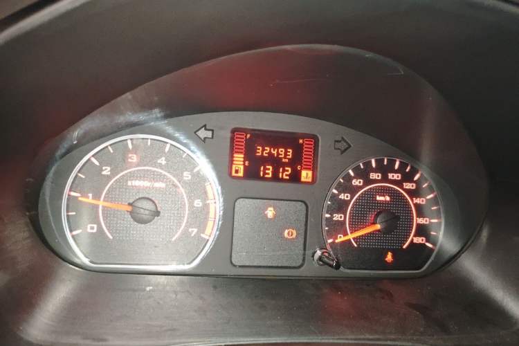 Used Wuling Hongguang V 2022 1.5L Enjoy Edition Hydraulic Power Steering LAR Odometer Close Up