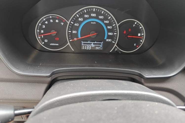 Used Wuling Hongguang V 2022 1.5L Enjoy Edition Electric-Powered LAR Odometer Close Up