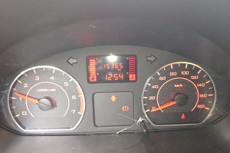 Used Wuling Hongguang V 2022 1.5L Jingqu Edition Electric-Assist LAR Odometer Close Up