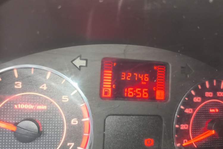 Used Wuling Hongguang V 2022 1.5L Jingqu Edition Electric-Assist LAR Odometer Close Up