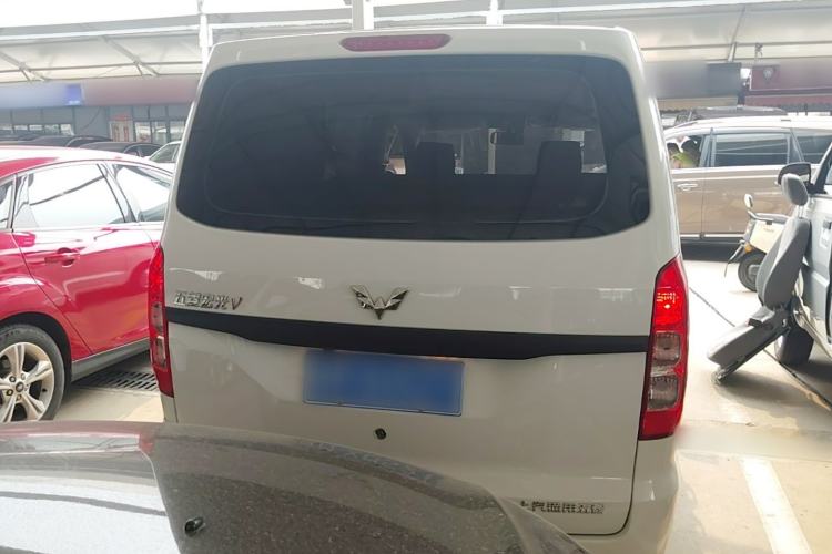 Used Wuling Hongguang V 2022 1.5L Jingqu Version Hydraulic Power Steering LAR Rear