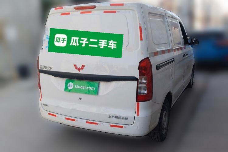 Used Wuling Hongguang V 2022 1.5L Jingqu Edition Enclosed-Window Vehicle with Hydraulic Power Steering LAR Rear Right 45 Deg