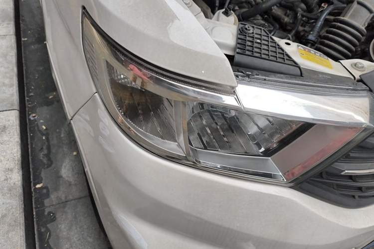 Used Wuling Hongguang V 2022 1.5L Enjoy Edition Hydraulic Power Steering LAR Right Front Headlight