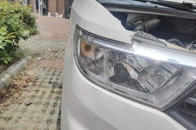 Used Wuling Hongguang V 2022 1.5L Jingqu Version Hydraulic Power Steering LAR Right Front Headlight