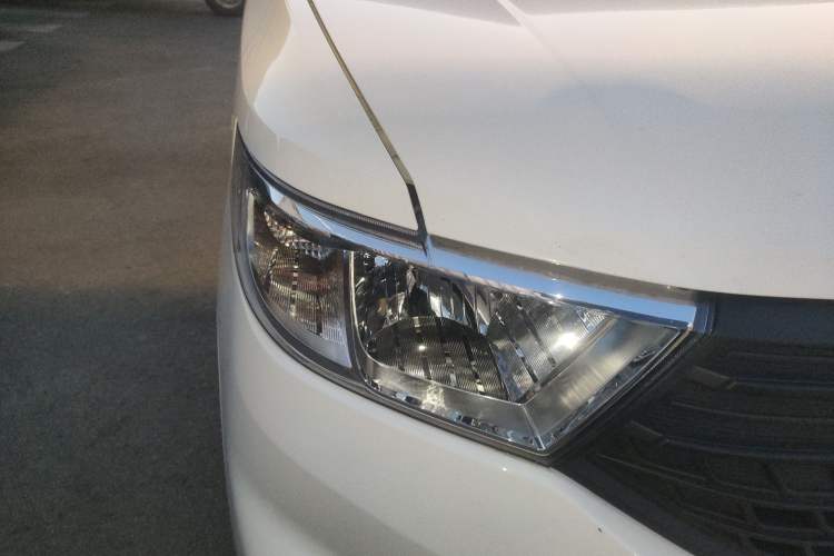 Used Wuling Hongguang V 2022 1.5L Jingqu Version Hydraulic Power Steering LAR Right Front Headlight