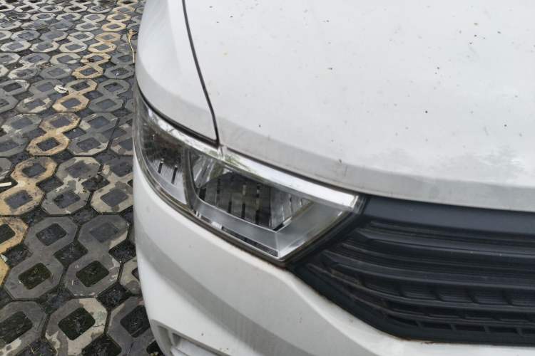 Used Wuling Hongguang V 2022 1.5L Jingqu Version Hydraulic Power Steering LAR Right Front Headlight