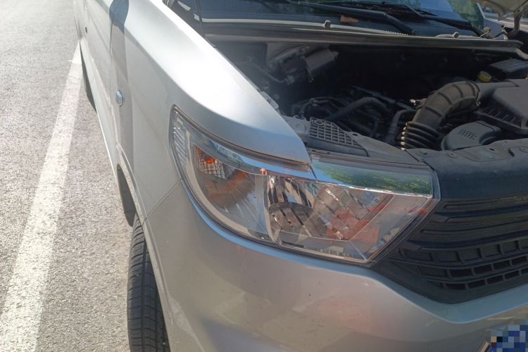 Used Wuling Hongguang V 2022 1.5L Jingqu Version Hydraulic Power Steering LAR Right Front Headlight