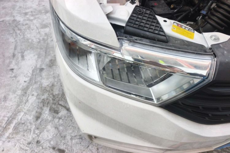 Used Wuling Hongguang V 2022 1.5L Jingqu Edition Electric-Assist LAR Right Front Headlight