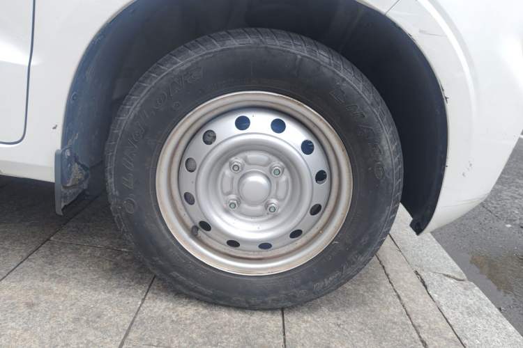 Used Wuling Hongguang V 2022 1.5L Enjoy Edition Hydraulic Power Steering LAR Right Front Wheel Hub