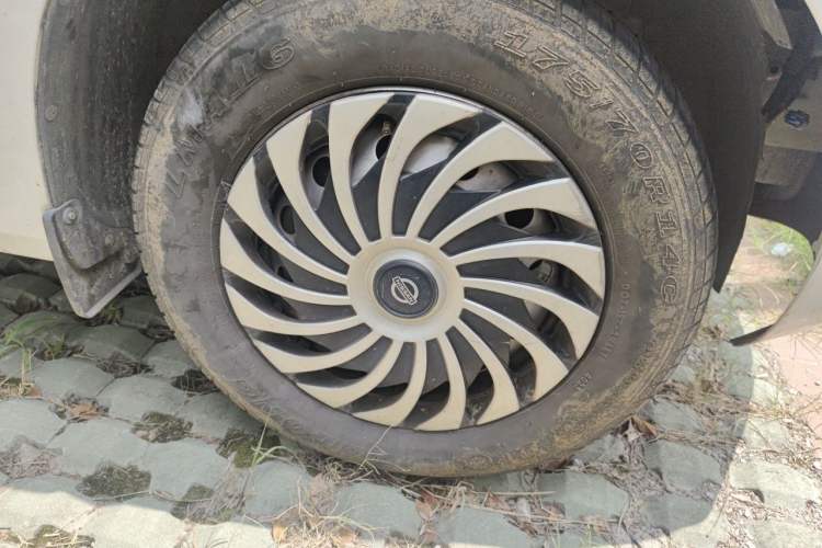 Used Wuling Hongguang V 2022 1.5L Jingqu Version Hydraulic Power Steering LAR Right Front Wheel Hub