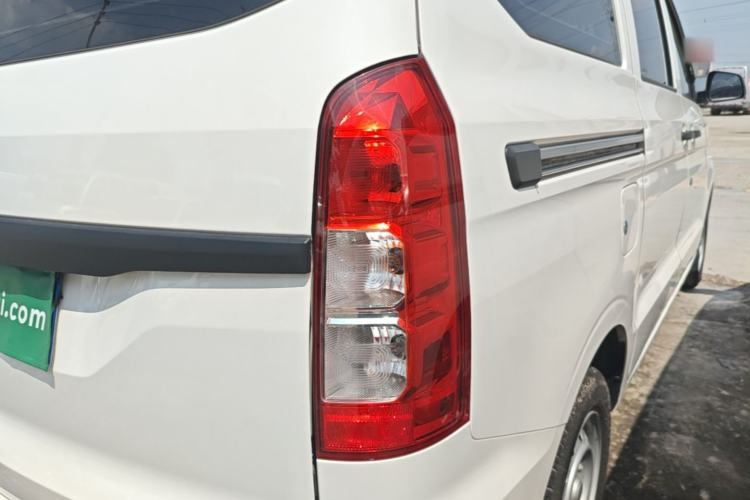 Used Wuling Hongguang V 2022 1.5L Jingqu Edition Electric-Assist LAR Right Rear Taillight