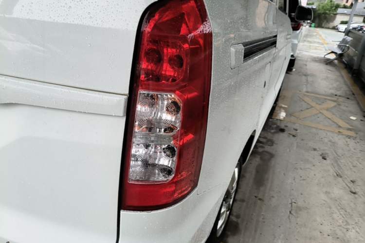 Used Wuling Hongguang V 2022 1.5L Enjoy Edition Electric-Powered LAR Right Rear Taillight