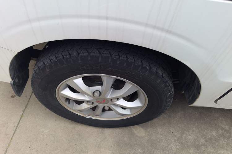 Used Wuling Hongguang V 2022 1.5L Enjoy Edition Hydraulic Power Steering LAR Right Rear Wheel Hub