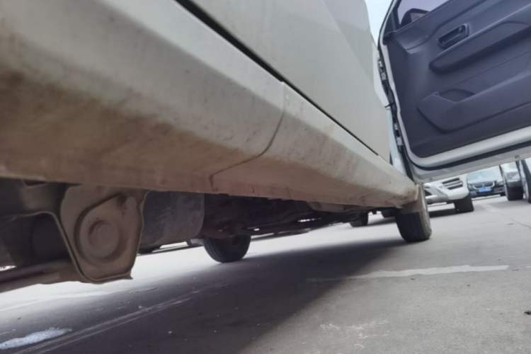 Used Wuling Hongguang V 2022 1.5L Jingqu Edition Electric-Assist LAR Right Side Sill