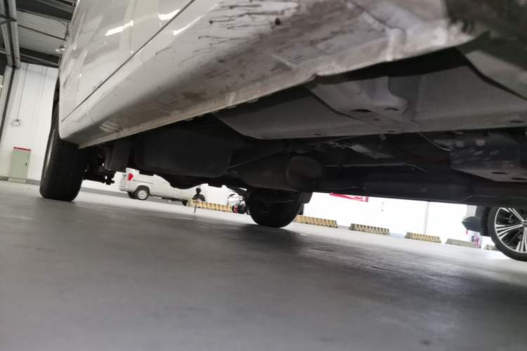 Used Wuling Hongguang V 2022 1.5L Jingqu Edition Electric-Assist LAR Right Side Sill