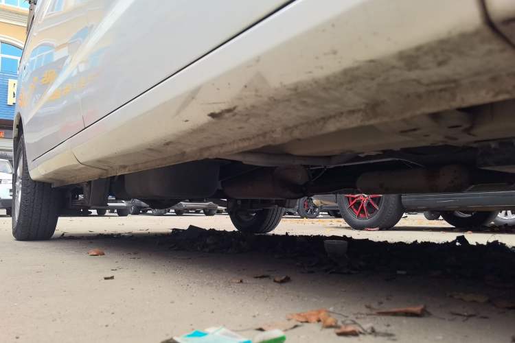 Used Wuling Hongguang V 2022 1.5L Enjoy Edition Hydraulic Power Steering LAR Right Side Sill