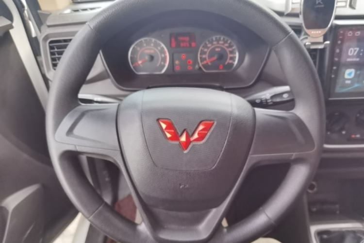 Used Wuling Hongguang V 2022 1.5L Jingqu Edition Electric-Assist LAR Steering Wheel