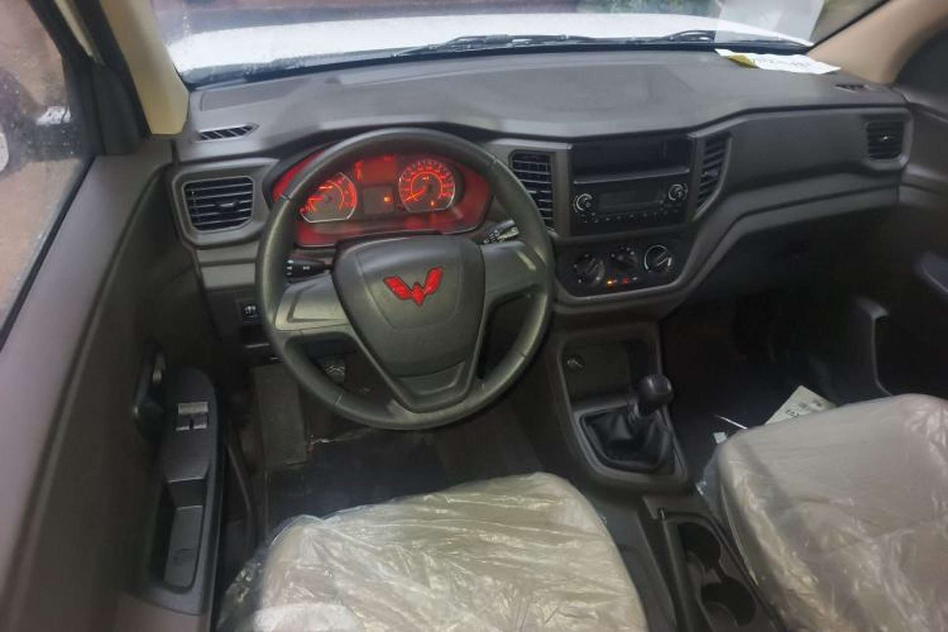 Used Wuling Hongguang V 2022 1.5L Jingqu Edition Electric-Assist LAR Steering Wheel