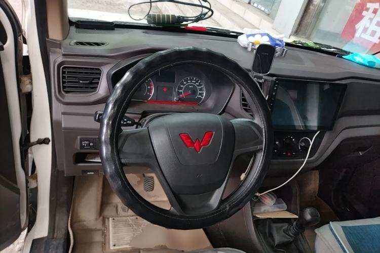 Used Wuling Hongguang V 2022 1.5L Jingqu Edition Electric-Assist LAR Steering Wheel