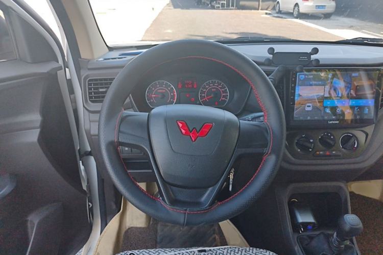 Used Wuling Hongguang V 2022 1.5L Jingqu Edition Electric-Assist LAR Steering Wheel