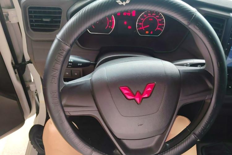 Used Wuling Hongguang V 2022 1.5L Jingqu Version Hydraulic Power Steering LAR Steering Wheel