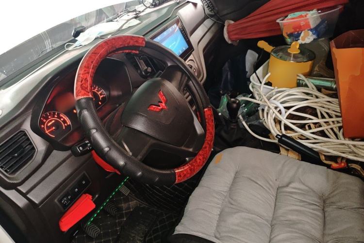 Used Wuling Hongguang V 2022 1.5L Enjoy Edition Hydraulic Power Steering LAR Steering Wheel