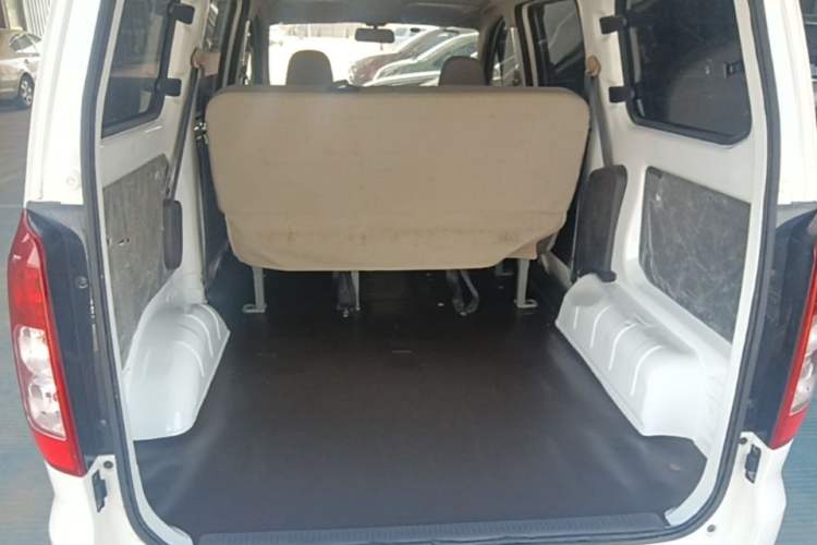 Used Wuling Hongguang V 2022 1.5L Jingqu Edition Electric-Assist LAR Trunk